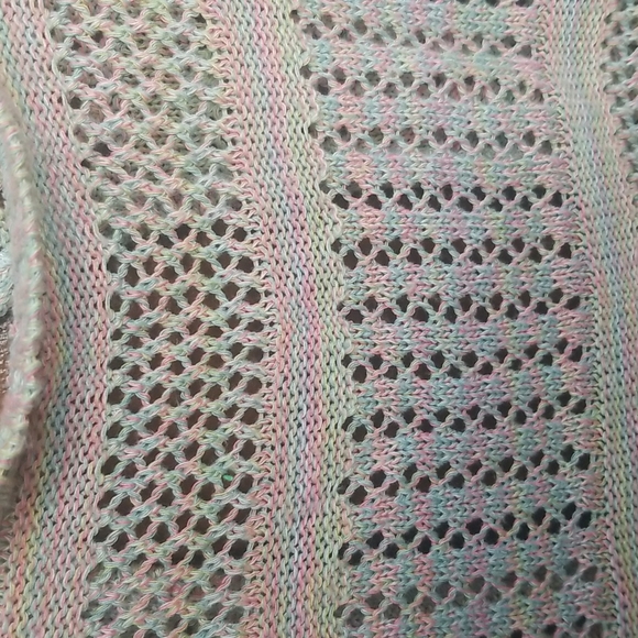 dELiA*s multicolored crop top. Open back. Beautiful pastels. - Picture 6 of 6